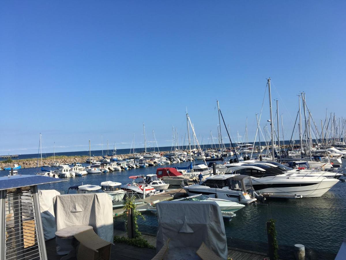 Ostseewind - In Der Strandstrasse-Fuehrt Zur Seebruecke Kuehlungsborn Exterior foto