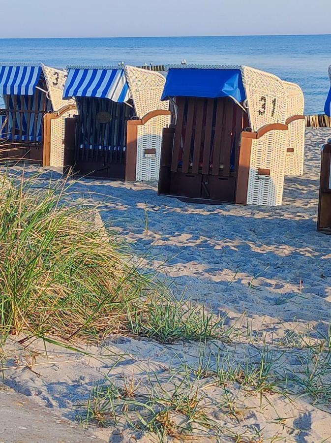 Ostseewind - In Der Strandstrasse-Fuehrt Zur Seebruecke Kuehlungsborn Exterior foto